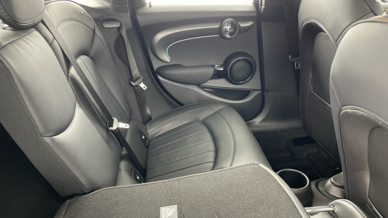 MINI Hatchback 1.5 Cooper Exclusive Premium 5dr Petrol Hatchback